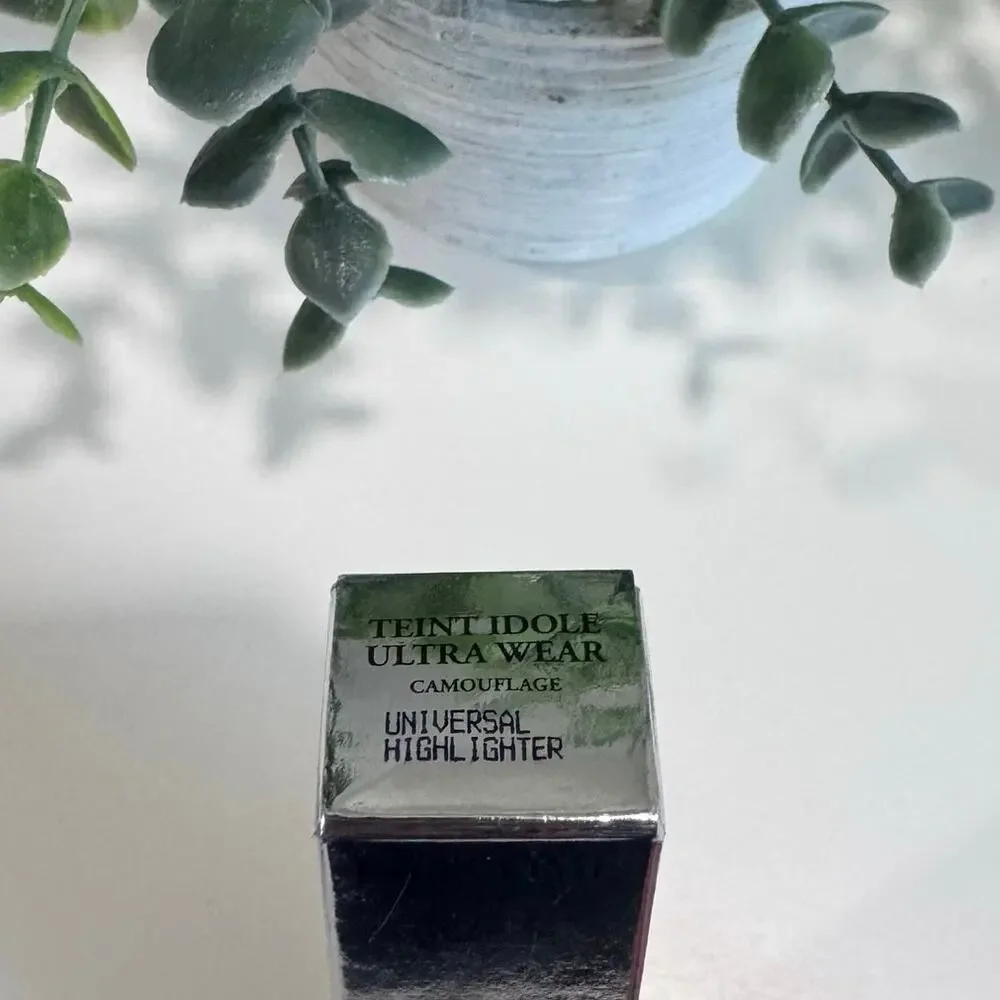 LANCOME TEINT IDOLE ULTRA WEAR CAMOUFLAGE CORRECTOR - UNIVERSAL HIGHLIGHTER